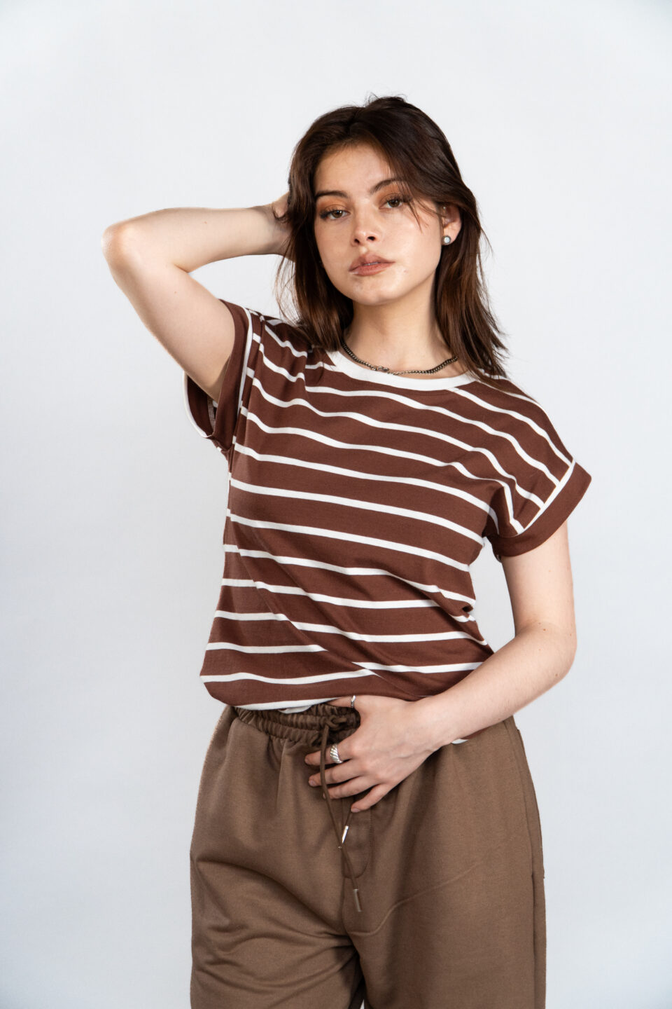 CAMISETA FEM CAFÉ/ CRUDO